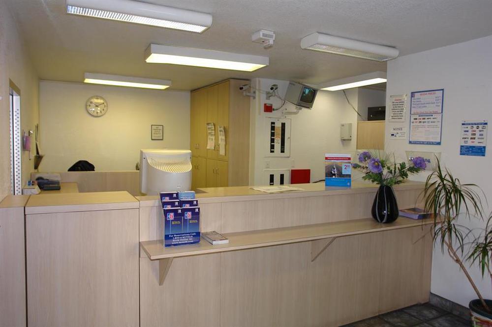 Super 8 By Wyndham Inn 2*